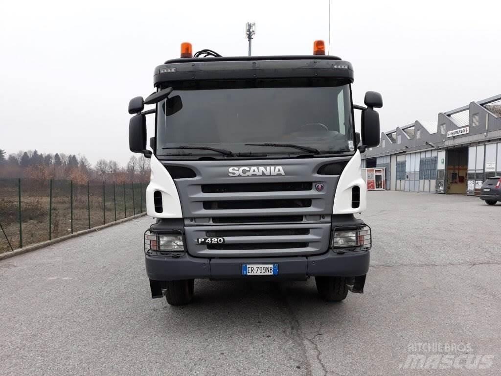 Scania P420 8X4 Andere Fahrzeuge