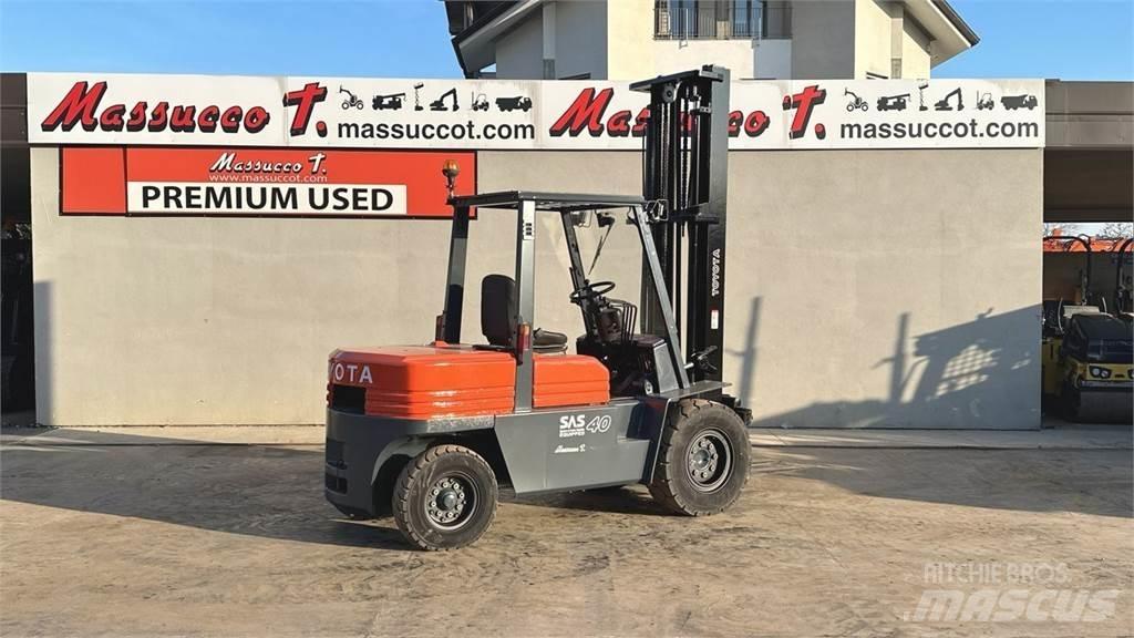 Toyota 02-5FD40 Dieselstapler