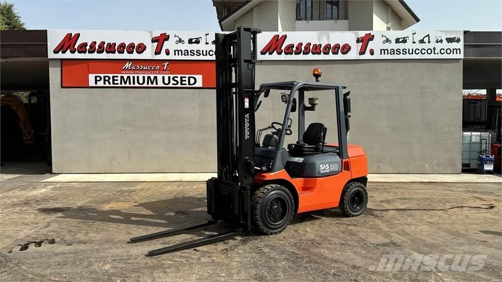 Toyota 02-7FD30 Dieselstapler