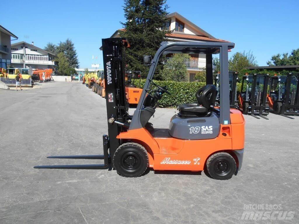Toyota 02-7FDF18 Dieselstapler