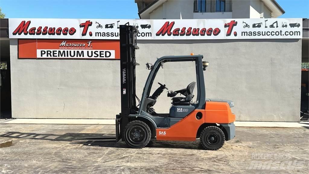 Toyota 02-8FDF30 Dieselstapler