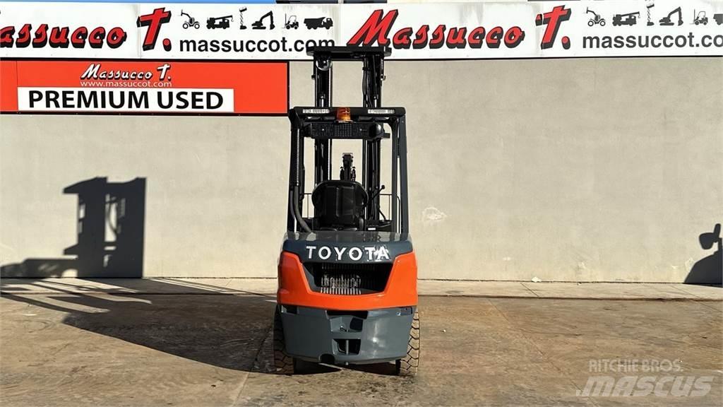 Toyota 52-8FDF30 Dieselstapler