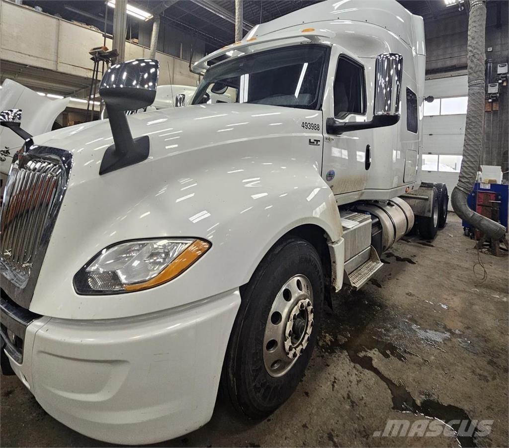 International LT Sattelzugmaschinen