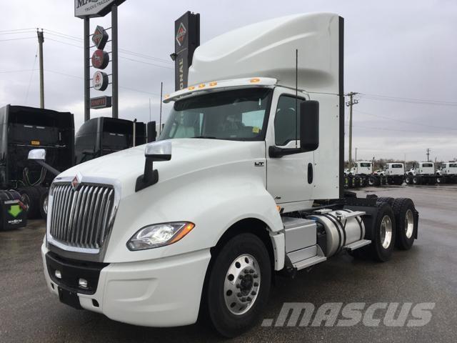 International LT Sattelzugmaschinen