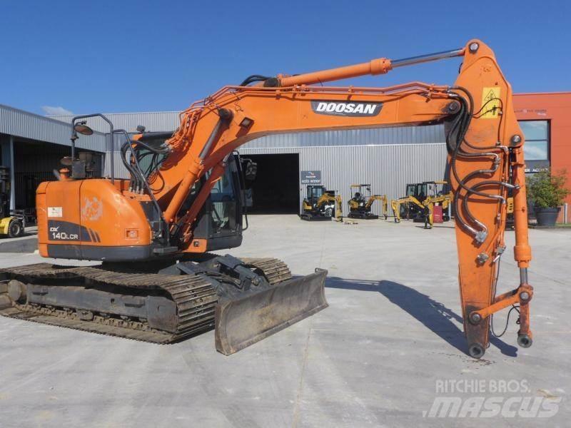 Doosan DX140LC Raupenbagger