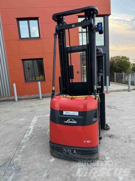 Fenwick V10 Mittelhub-Kommissionierer