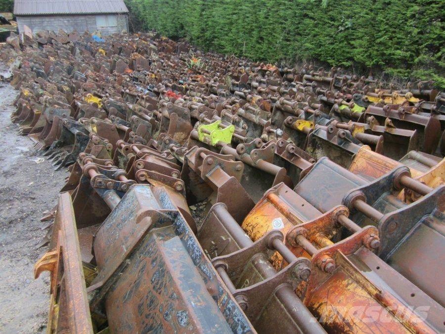  Choice of Buckets - POA Sonstige Landmaschinen