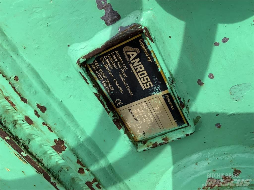Montabert Breaker Sonstige Landmaschinen