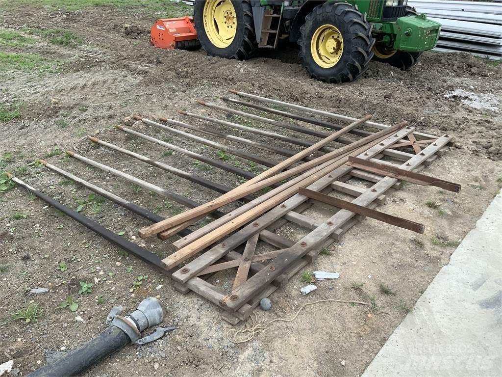  Old School Hay Rake Sonstige Landmaschinen