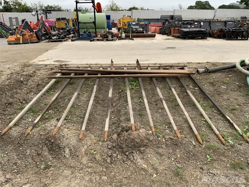  Old School Hay Rake Sonstige Landmaschinen