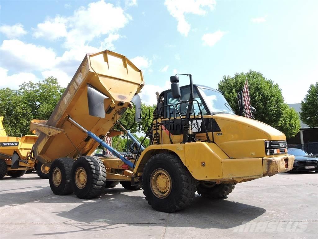 CAT 730 Dumper - Knickgelenk