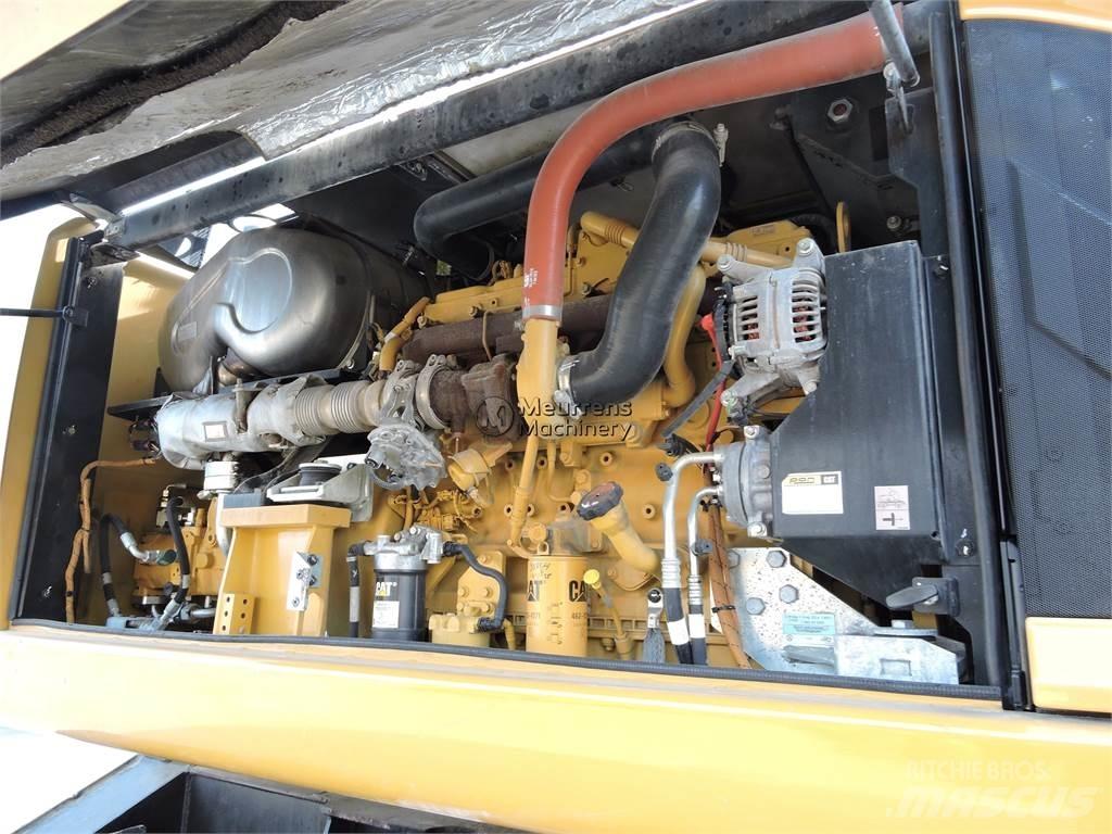 CAT MH3024 Materialumschlag