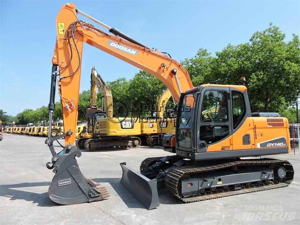 Doosan DX140LC Raupenbagger