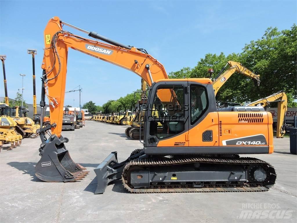 Doosan DX140LC Raupenbagger