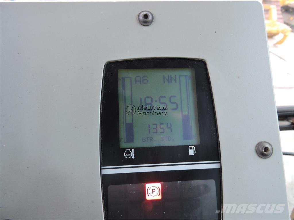 New Holland F156.6A Grader