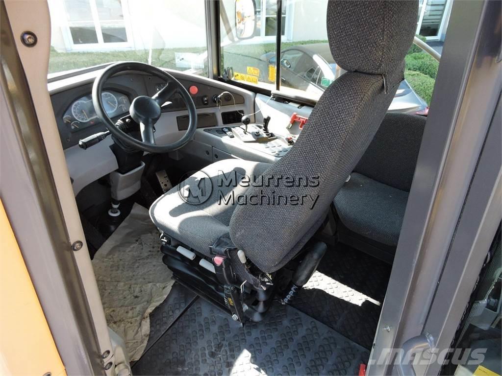Volvo A25F Dumper - Knickgelenk