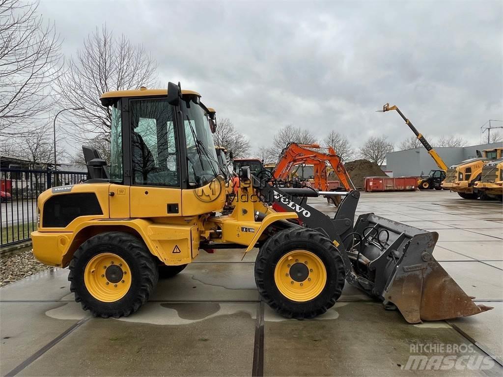 Volvo L30G Radlader