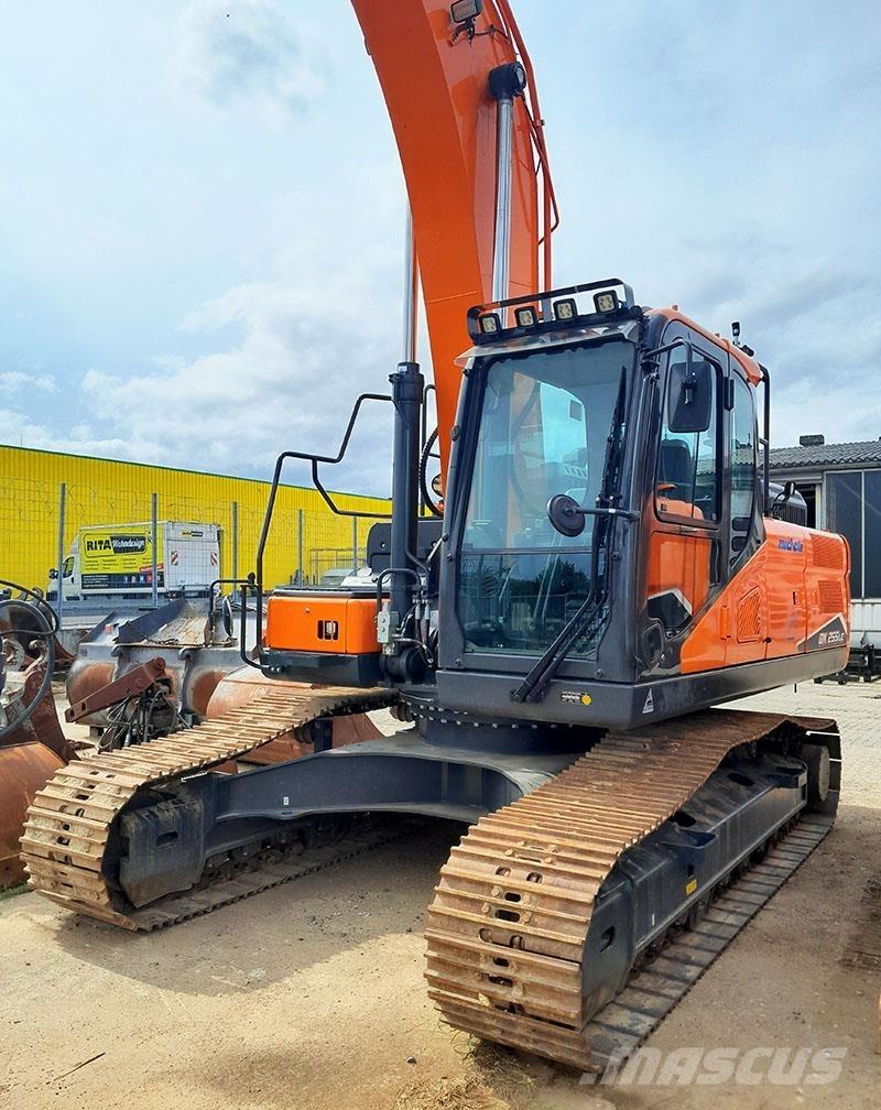 Develon DX 225 LC-7 Raupenbagger