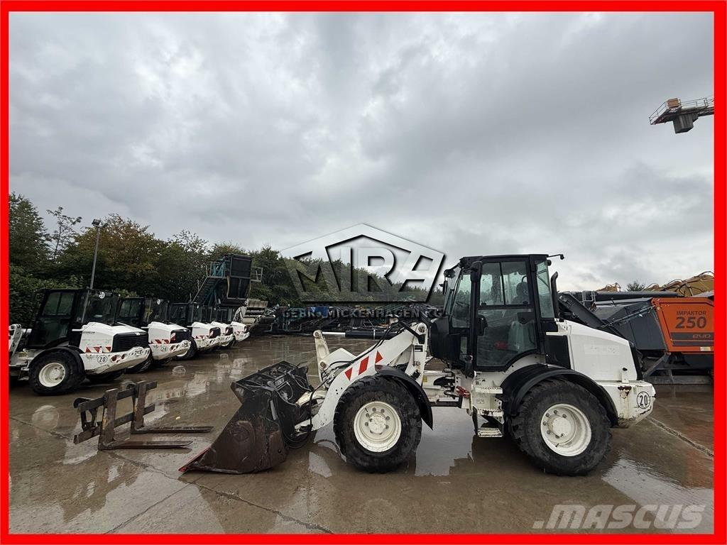 CAT 908M Radlader