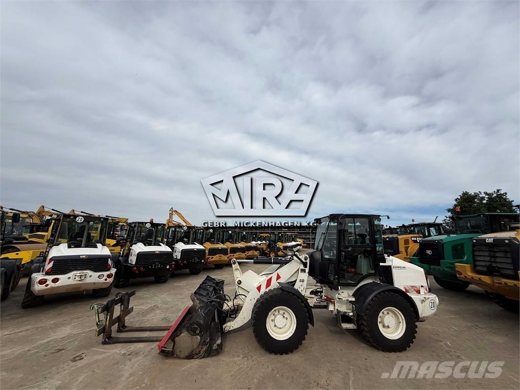 CAT 908M Radlader