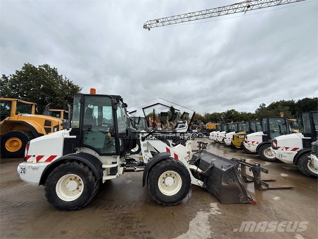 CAT 908M Radlader