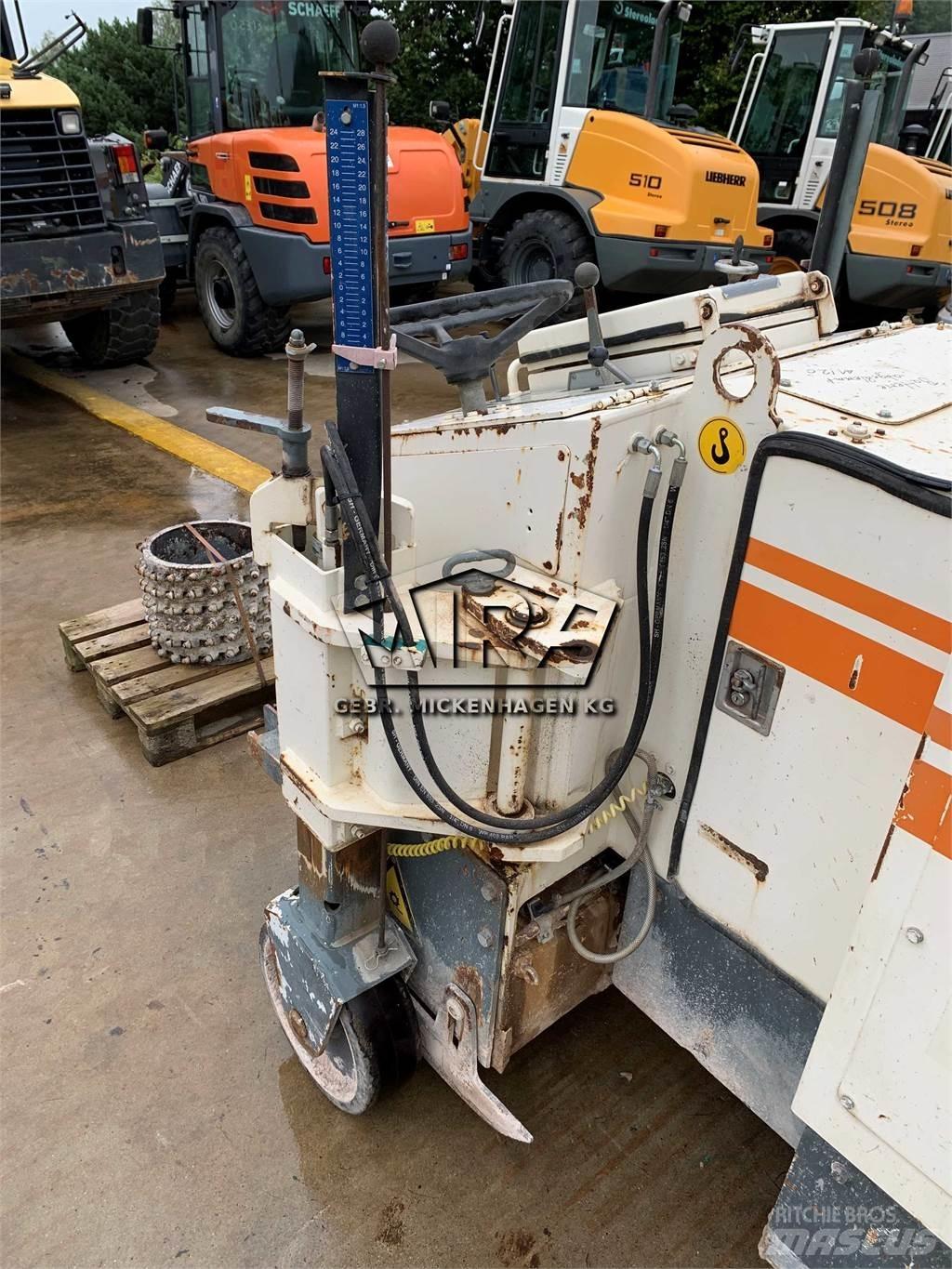Wirtgen W 350 Asphaltfräsen