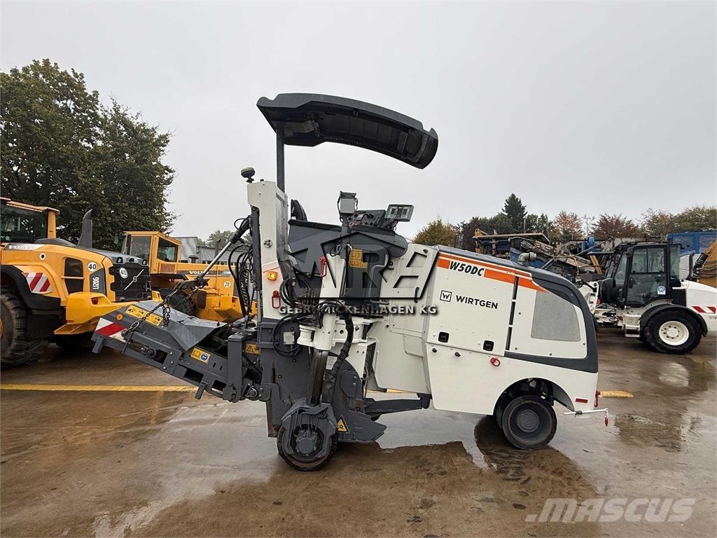 Wirtgen W 50 DC Asphaltfräsen