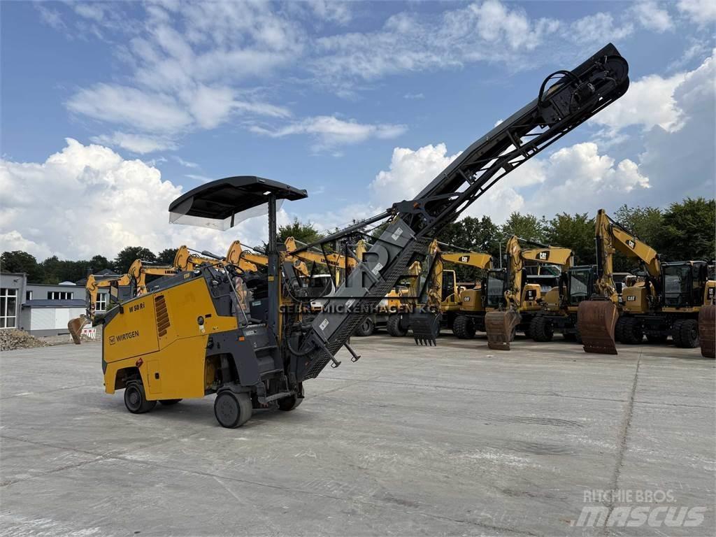 Wirtgen W 50 Ri Asphaltfräsen