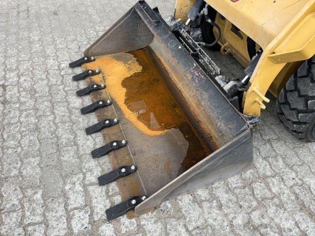 CAT 242D3 Sonstige Baumaschinen
