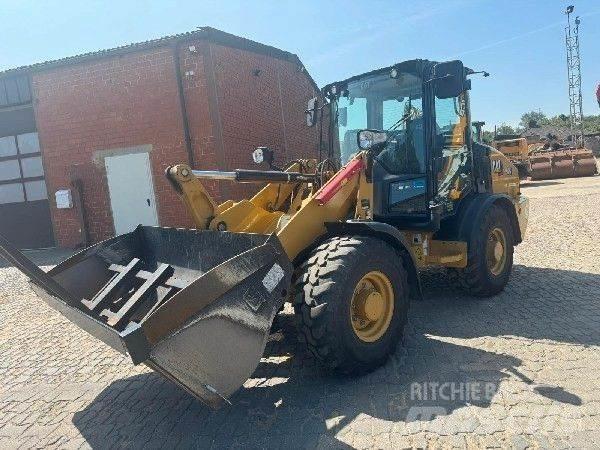 CAT 906 Radlader