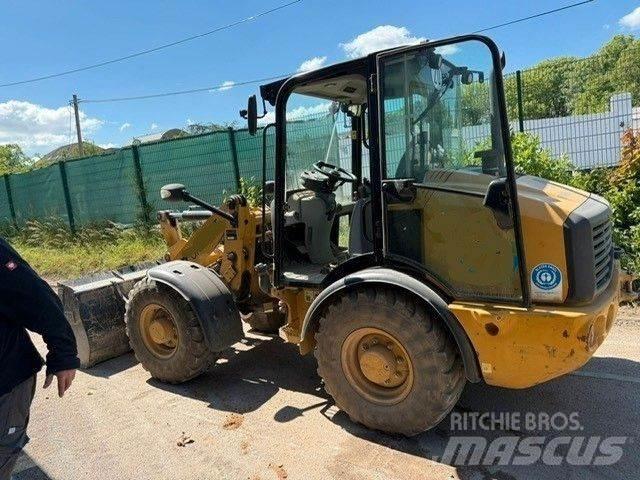 CAT 906M Radlader