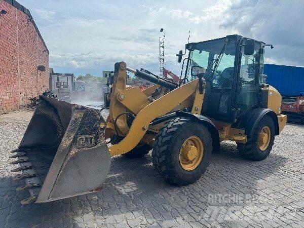 CAT 906M Radlader
