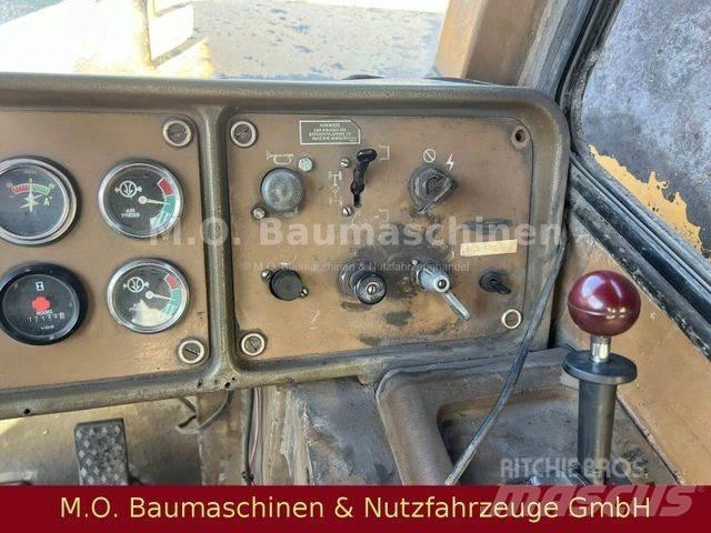 CAT erpillar D25C Dumper - Knickgelenk