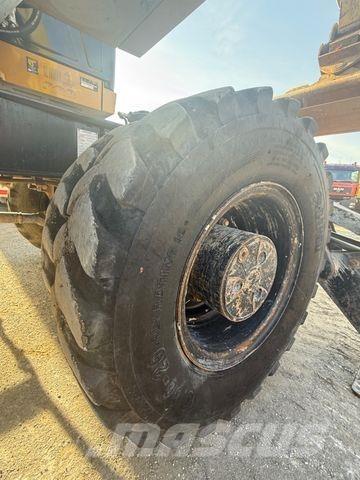 CAT M320 F Mobilbagger