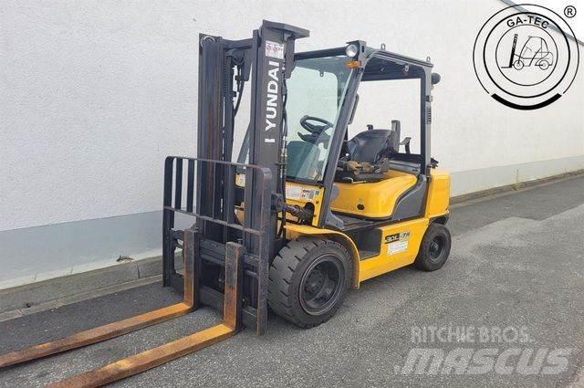 Hyundai 30L-7A Gasstapler