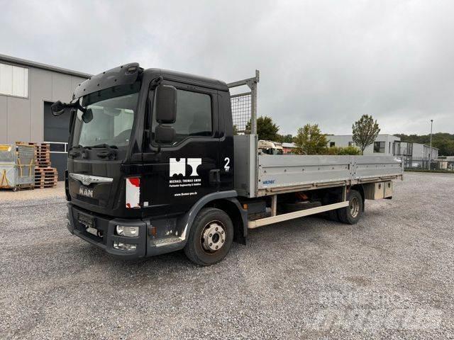 MAN 8.220 Pickup/Pritschenwagen