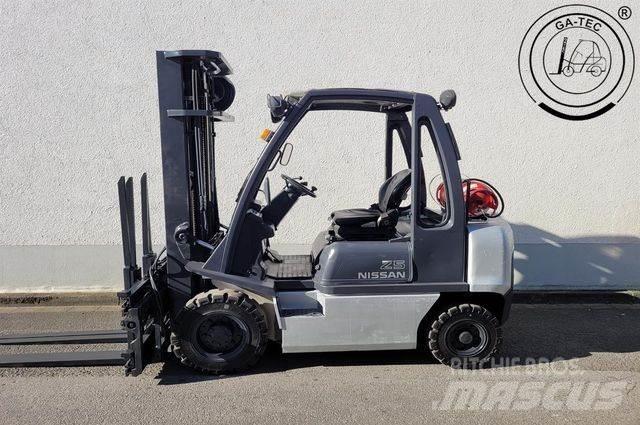 Nissan U1D2A25LQ Gasstapler