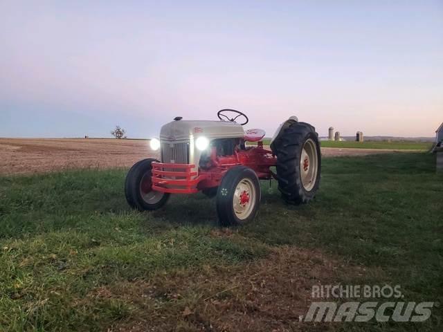 Ford 8 N Tractor Sonstige Baumaschinen