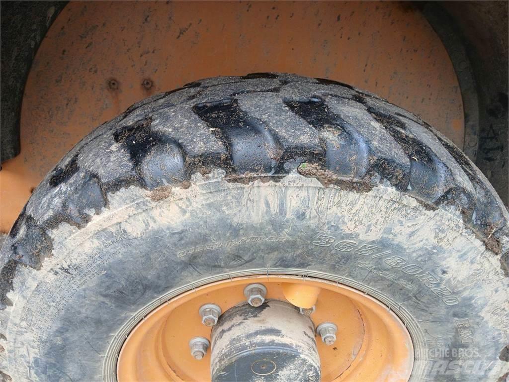 CASE 321F Radlader
