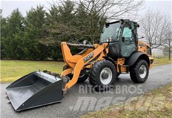 CASE 321F Radlader