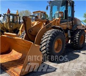 CASE 621D Radlader