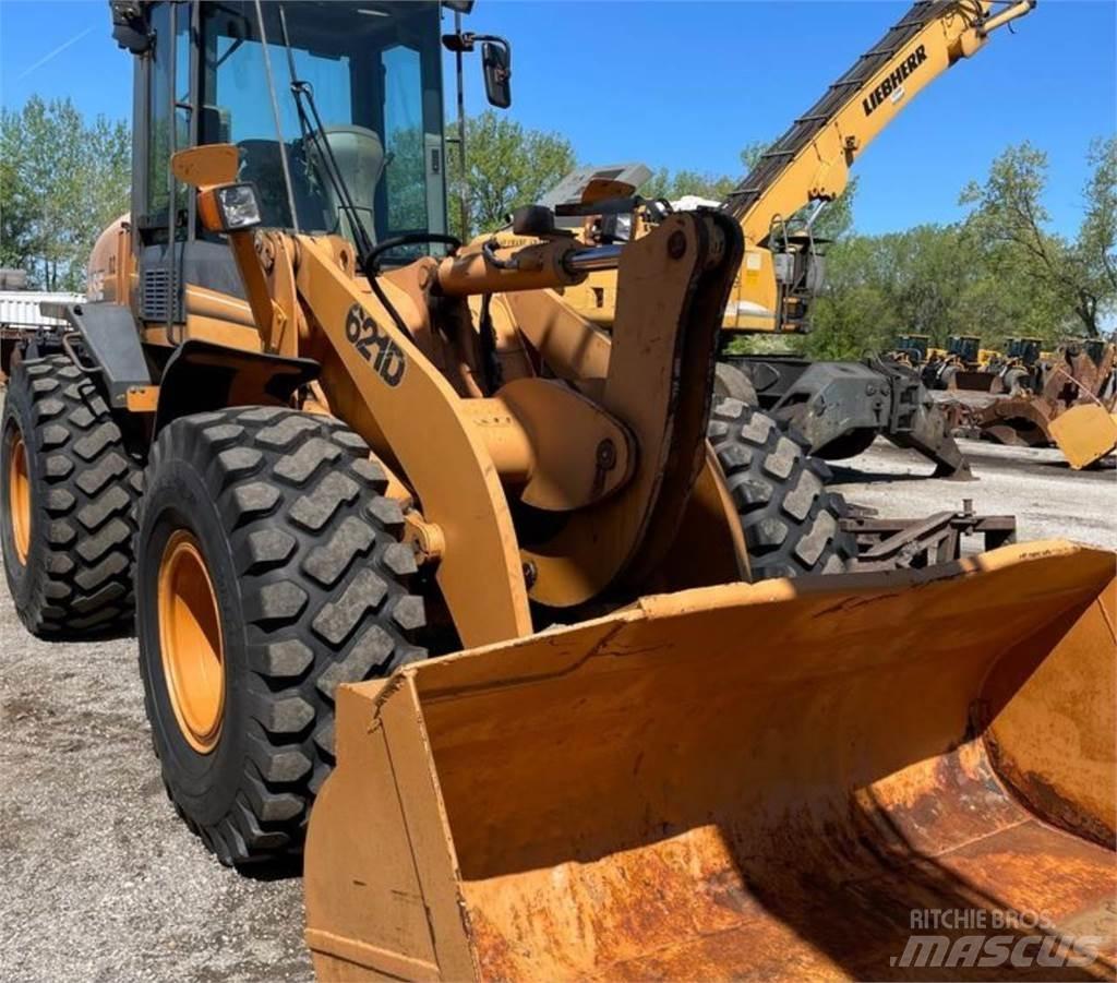 CASE 621D Radlader