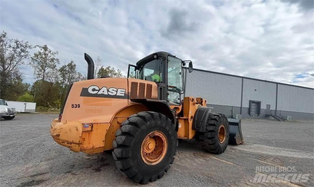 CASE 821F Radlader