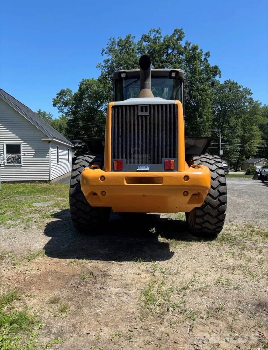 CASE 821F Radlader