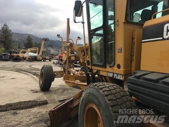 CAT 143H Grader