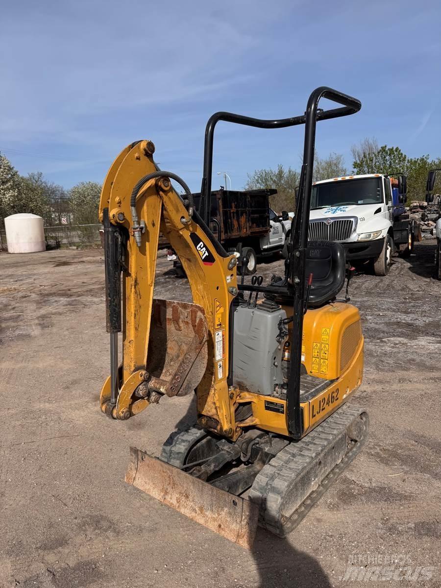 CAT 300.9D Minibagger < 7t