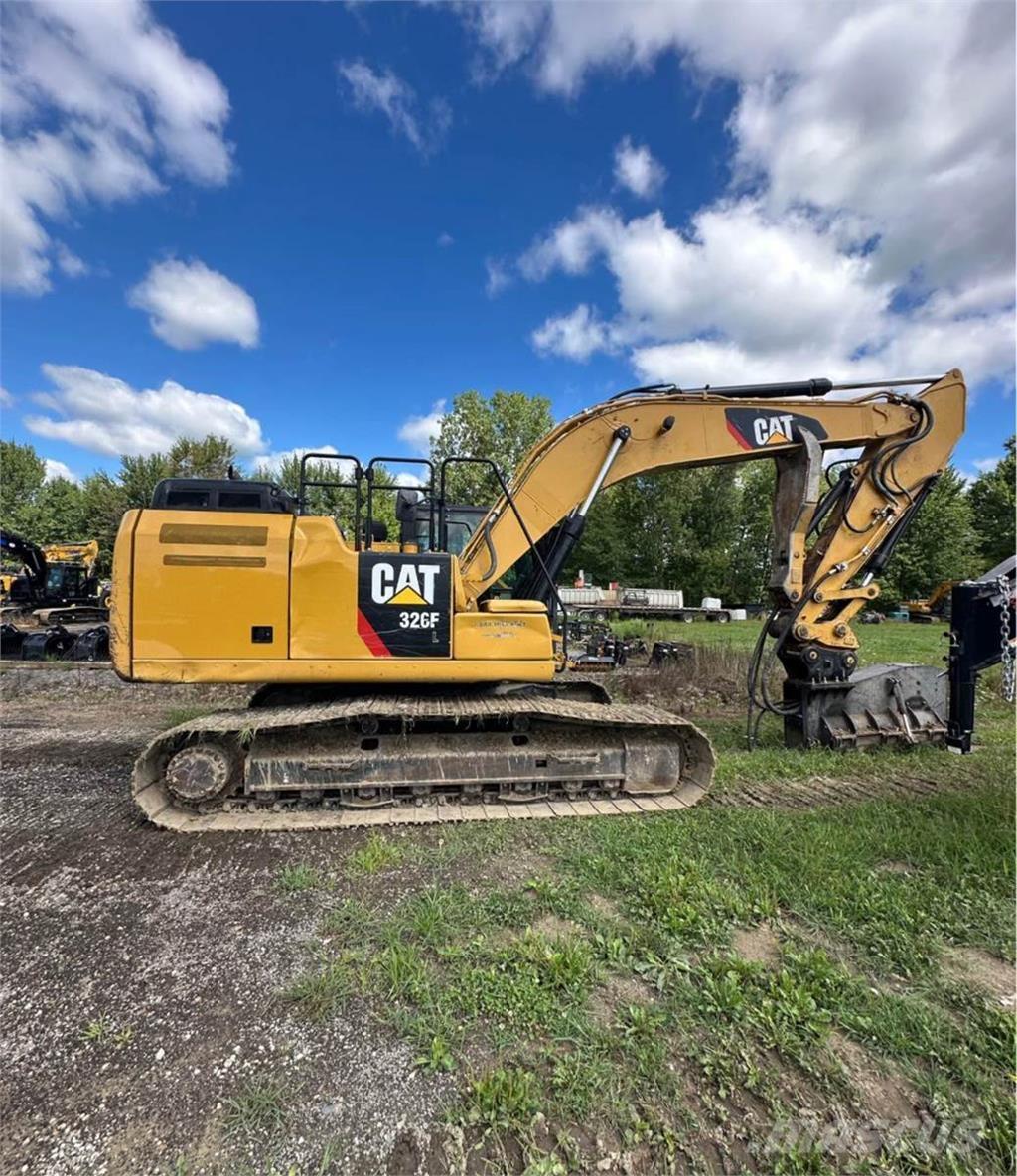CAT 326FL Raupenbagger