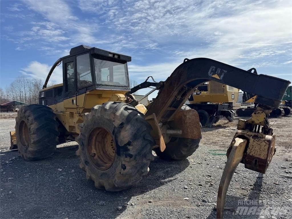 CAT 525B Stammholzschlepper