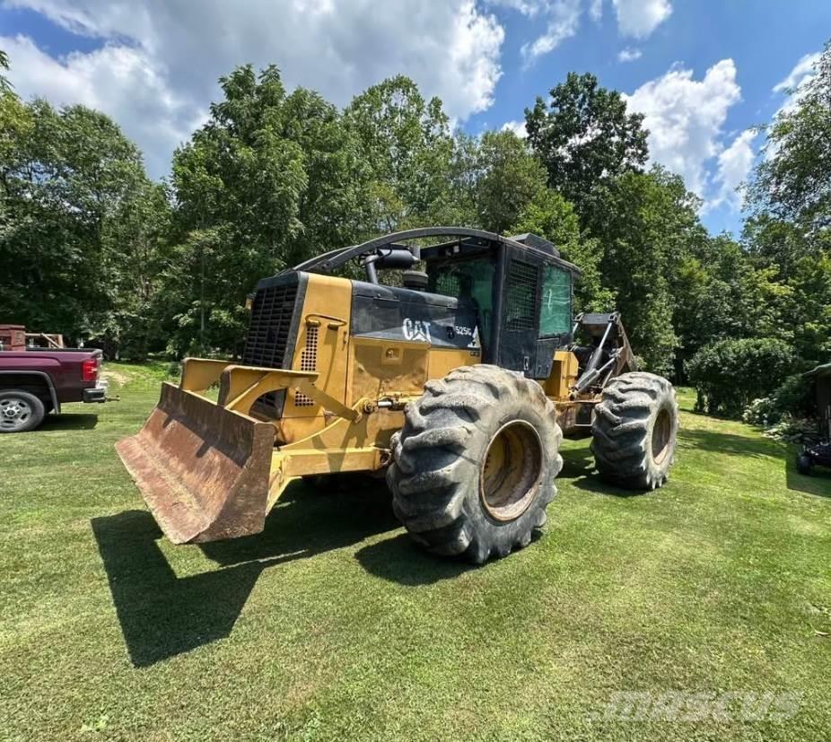 CAT 525C Stammholzschlepper
