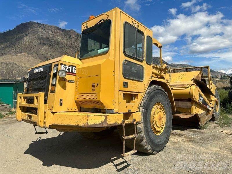 CAT 621G Schaber